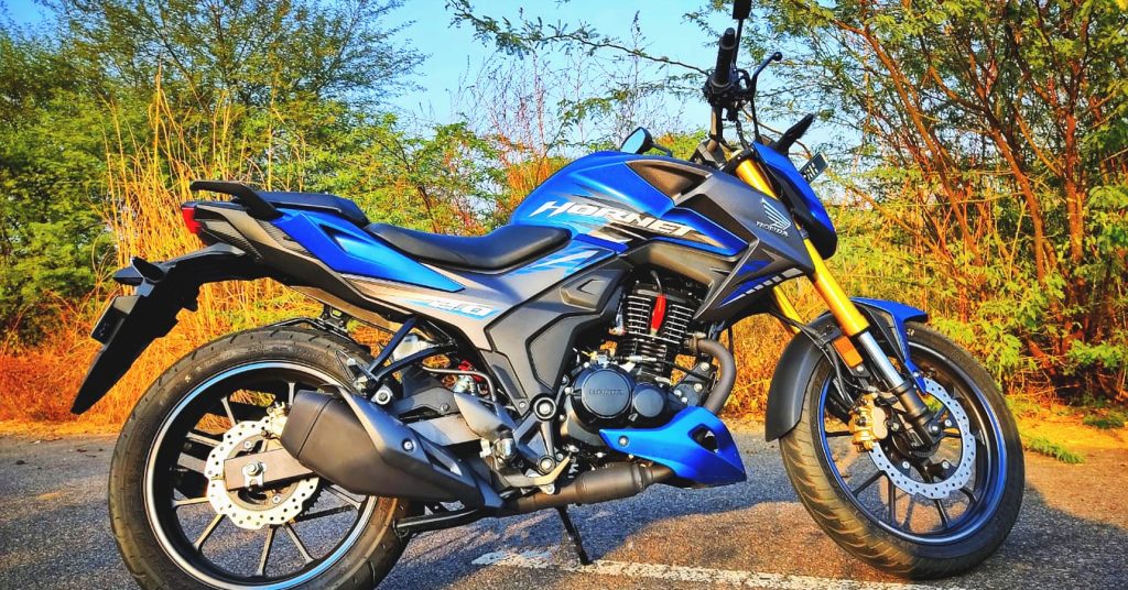 পুজোর আগেই ধামাকা! লঞ্চ হল Honda Hornet-র নয়া ভার্সন, কম দামে পাবেন জম্পেশ ফিচার্স পুজোর আগেই ধামাকা! লঞ্চ হল Honda Hornet-র নয়া ভার্সন, কম দামে পাবেন জম্পেশ ফিচার্স