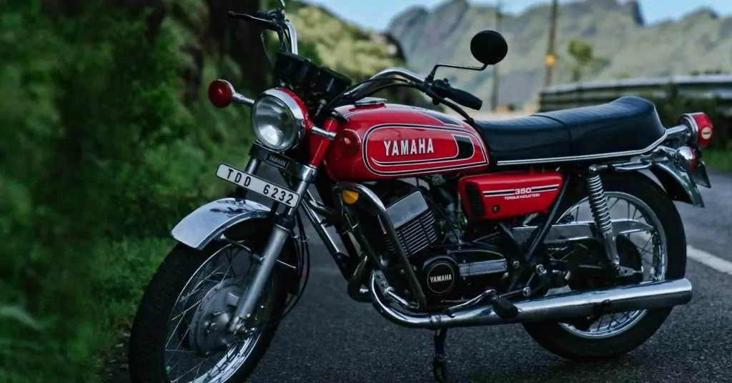 শক্তিশালী ইঞ্জিন আর মডার্ন লুকের সাথে আসছে Yamaha-র এই তুখোড় বাইক, দেখে নিন দাম এবং ফিচারস
