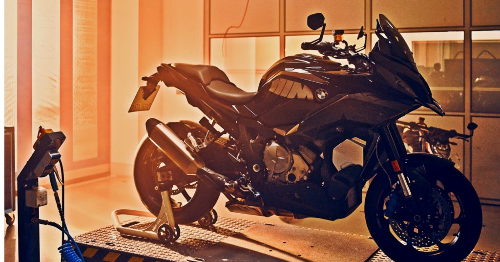 BMW লঞ্চ করল তাদের নতুন M 1000 XR, 280 কিমি গতিতে পৌঁছাবে সেকেন্ডের মধ্যে BMW লঞ্চ করল তাদের নতুন M 1000 XR, 280 কিমি গতিতে পৌঁছাবে সেকেন্ডের মধ্যে