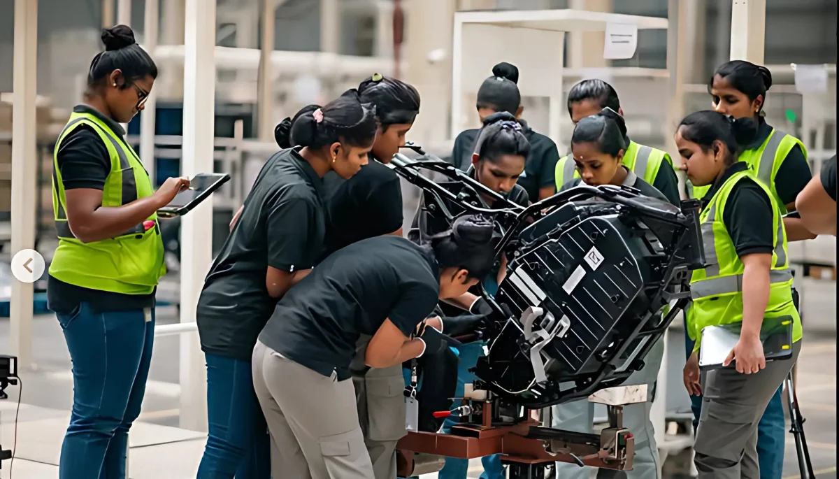 Ola Roadster X Electric Bike: ফ্যাক্টরি থেকে সোজা রাস্তায়, রইল সব আপডেট Ola Roadster X Electric Bike: ফ্যাক্টরি থেকে সোজা রাস্তায়, রইল সব আপডেট